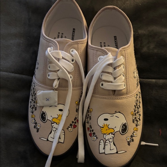 Snoopy Canvas Sneakers - Beige and Black - Picture 5 of 7
